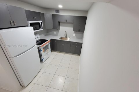 Copropriété à vendre à Pembroke Pines, Floride: 2 chambres, 96.99 m2 № 2032955 - photo 9