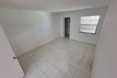 Copropriété à vendre à Pembroke Pines, Floride: 2 chambres, 96.99 m2 № 2032955 - photo 18