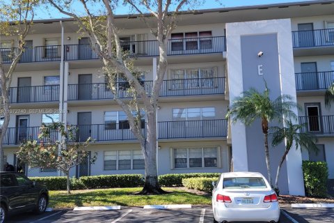 Copropriété à vendre à Pembroke Pines, Floride: 2 chambres, 96.99 m2 № 2032955 - photo 7