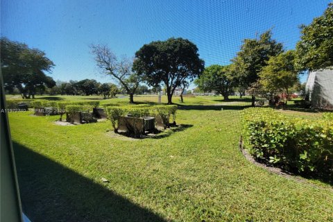 Copropriété à vendre à Pembroke Pines, Floride: 2 chambres, 96.99 m2 № 2032955 - photo 22