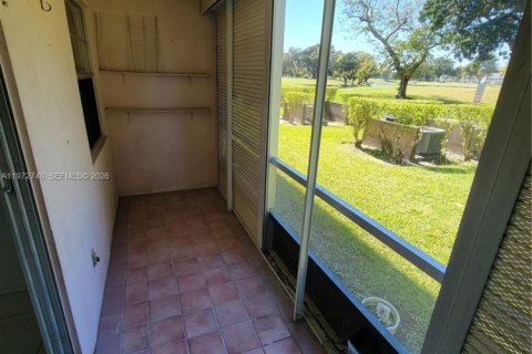 Copropriété à vendre à Pembroke Pines, Floride: 2 chambres, 96.99 m2 № 2032955 - photo 17