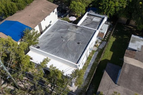 Commercial property in Miami, Florida 263.56 sq.m. № 1979882 - photo 17