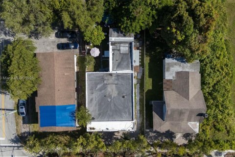 Commercial property in Miami, Florida 263.56 sq.m. № 1979882 - photo 18
