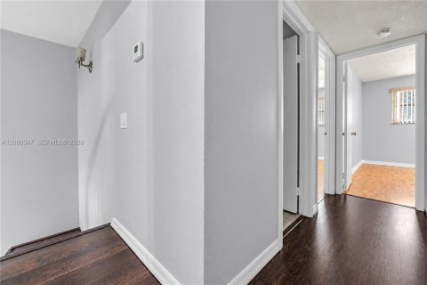 Adosado en venta en Pembroke Pines, Florida, 3 dormitorios, 129.69 m2 № 2375159 - foto 26