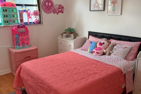 Adosado en venta en Pembroke Pines, Florida, 3 dormitorios, 129.69 m2 № 2375159 - foto 14