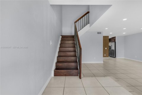 Adosado en venta en Pembroke Pines, Florida, 3 dormitorios, 129.69 m2 № 2375159 - foto 25
