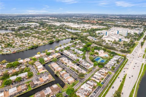 Adosado en venta en Pembroke Pines, Florida, 3 dormitorios, 129.69 m2 № 2375159 - foto 30