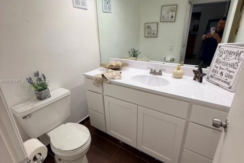 Adosado en venta en Pembroke Pines, Florida, 3 dormitorios, 129.69 m2 № 2375159 - foto 15