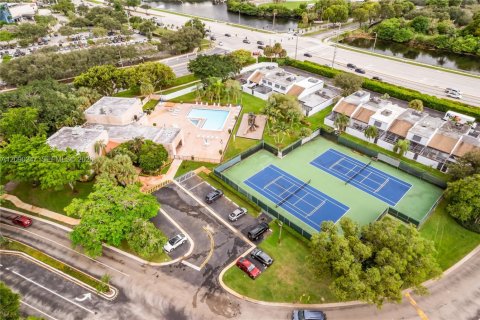 Adosado en venta en Pembroke Pines, Florida, 3 dormitorios, 129.69 m2 № 2375159 - foto 28