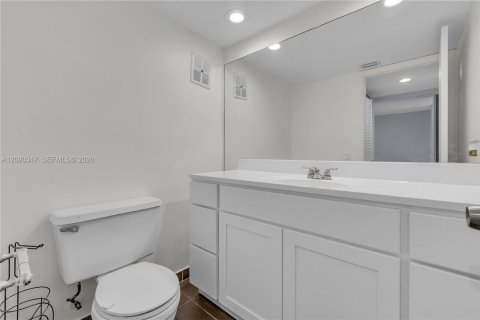 Adosado en venta en Pembroke Pines, Florida, 3 dormitorios, 129.69 m2 № 2375159 - foto 23