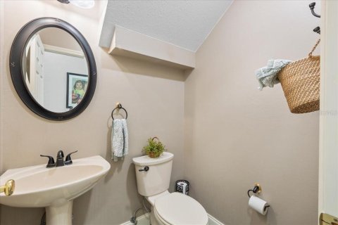 House in Gainesville, Florida 4 bedrooms, 266.82 sq.m. № 1732445 - photo 15