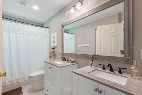 House in Gainesville, Florida 4 bedrooms, 266.82 sq.m. № 1732445 - photo 22