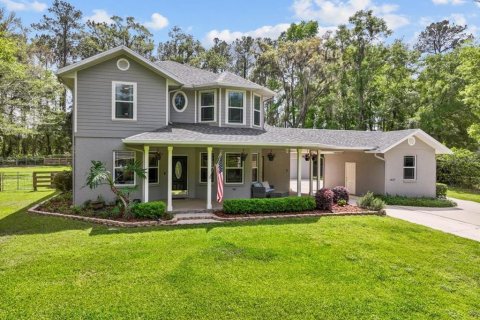 House in Gainesville, Florida 4 bedrooms, 266.82 sq.m. № 1732445 - photo 1