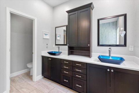 House in Gainesville, Florida 4 bedrooms, 266.82 sq.m. № 1732445 - photo 17