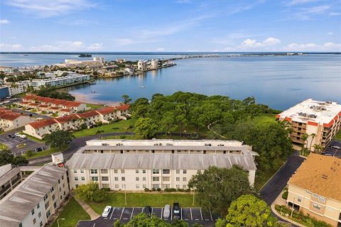 Condo à Dunedin, Floride, 2 chambres  № 2369510