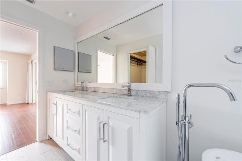 Copropriété à vendre à Sarasota, Floride: 3 chambres, 126.53 m2 № 2355709 - photo 9