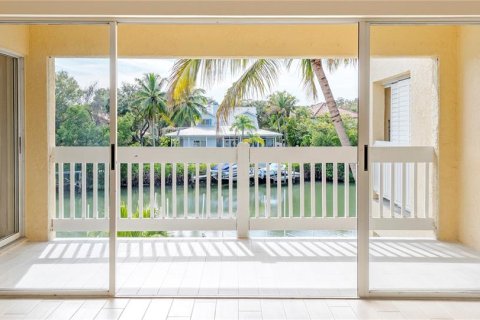 Copropriété à vendre à Sarasota, Floride: 3 chambres, 126.53 m2 № 2355709 - photo 3