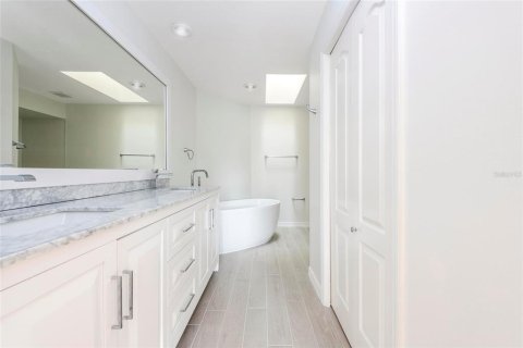 Copropriété à vendre à Sarasota, Floride: 3 chambres, 126.53 m2 № 2355709 - photo 10