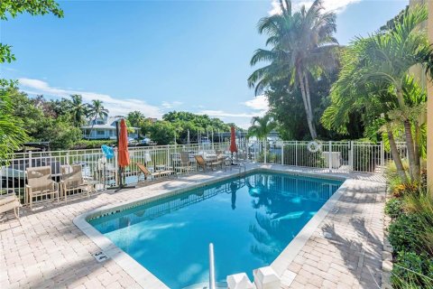 Copropriété à vendre à Sarasota, Floride: 3 chambres, 126.53 m2 № 2355709 - photo 14