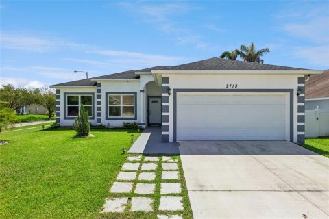 Villa ou maison à Kissimmee, Floride 4 chambres, 133.13 m2 № 2236235
