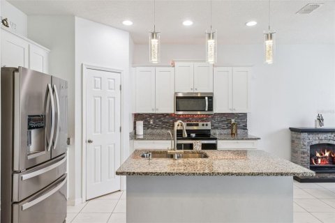 Villa ou maison à vendre à Kissimmee, Floride: 4 chambres, 133.13 m2 № 2236235 - photo 4