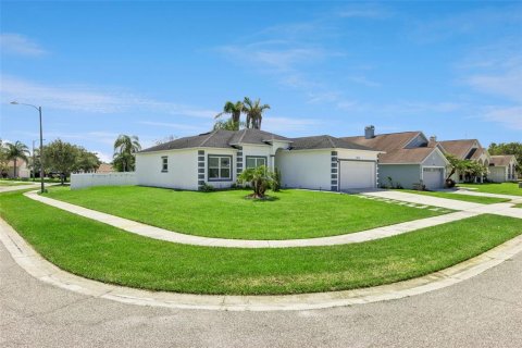 Villa ou maison à vendre à Kissimmee, Floride: 4 chambres, 133.13 m2 № 2236235 - photo 3