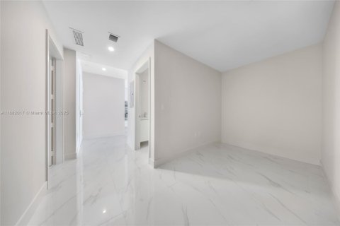 Copropriété à louer à Miami, Floride: 2 chambres, 143.26 m2 № 1933393 - photo 12