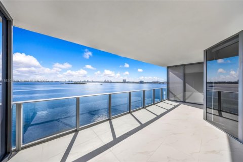 Copropriété à louer à Miami, Floride: 2 chambres, 143.26 m2 № 1933393 - photo 2
