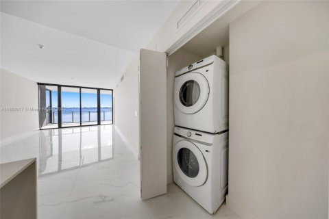 Copropriété à louer à Miami, Floride: 2 chambres, 143.26 m2 № 1933393 - photo 16