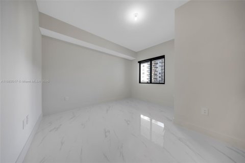 Copropriété à louer à Miami, Floride: 2 chambres, 143.26 m2 № 1933393 - photo 15
