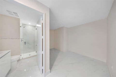 Copropriété à louer à Miami, Floride: 2 chambres, 143.26 m2 № 1933393 - photo 9