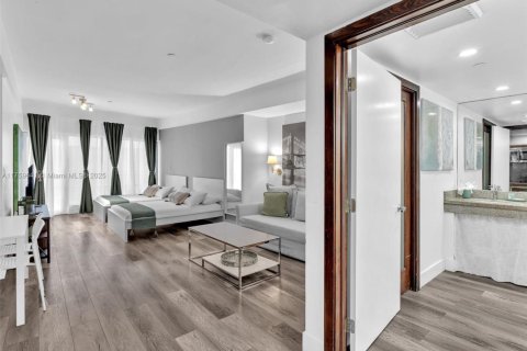 Condominio en venta en Miami Beach, Florida, 1 dormitorio, 44.13 m2 № 1963050 - foto 12