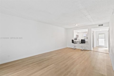 Copropriété à vendre à Margate, Floride: 2 chambres, 91.97 m2 № 1992623 - photo 5