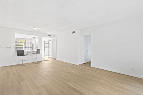 Copropriété à vendre à Margate, Floride: 2 chambres, 91.97 m2 № 1992623 - photo 6