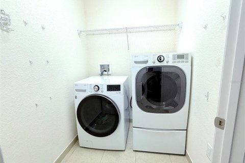 Touwnhouse à vendre à Orlando, Floride: 4 chambres, 201.41 m2 № 1915971 - photo 27