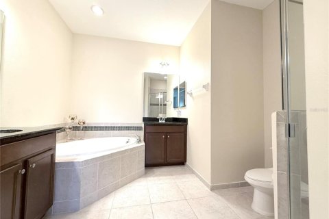 Touwnhouse à vendre à Orlando, Floride: 4 chambres, 201.41 m2 № 1915971 - photo 25