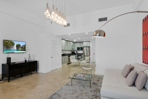 Condominio en venta en Miami Beach, Florida, 70.61 m2 № 1811819 - foto 11