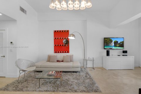Condominio en venta en Miami Beach, Florida, 70.61 m2 № 1811819 - foto 24