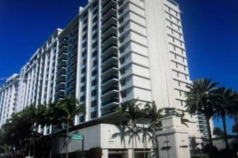 Condominio en venta en Miami Beach, Florida, 70.61 m2 № 1811819 - foto 1