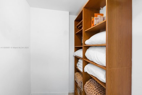 Condominio en venta en Miami Beach, Florida, 70.61 m2 № 1811819 - foto 18