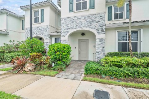 Townhouse in Homestead, Florida 3 bedrooms, 129.41 sq.m. № 1839759 - photo 2
