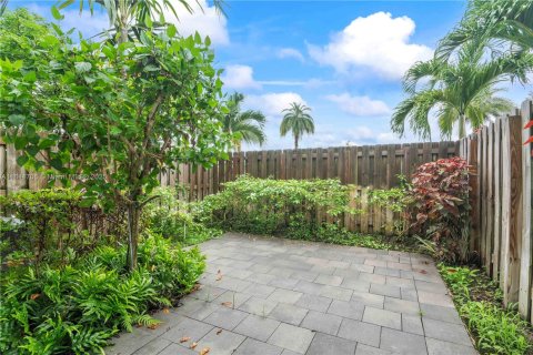 Townhouse in Homestead, Florida 3 bedrooms, 129.41 sq.m. № 1839759 - photo 25
