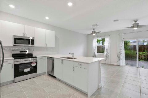 Townhouse in Homestead, Florida 3 bedrooms, 129.41 sq.m. № 1839759 - photo 6