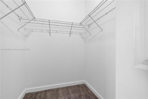 Townhouse in Homestead, Florida 3 bedrooms, 129.41 sq.m. № 1839759 - photo 24