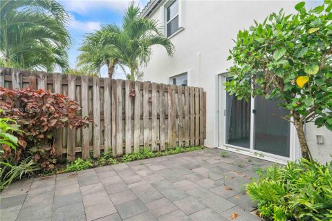 Townhouse in Homestead, Florida 3 bedrooms, 129.41 sq.m. № 1839759 - photo 26