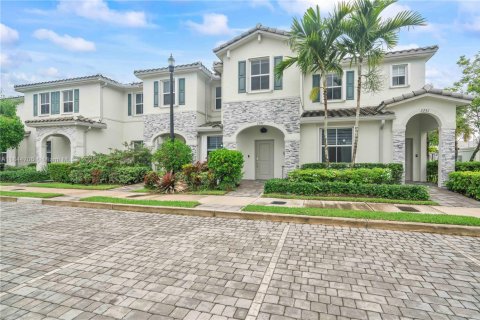 Townhouse in Homestead, Florida 3 bedrooms, 129.41 sq.m. № 1839759 - photo 3