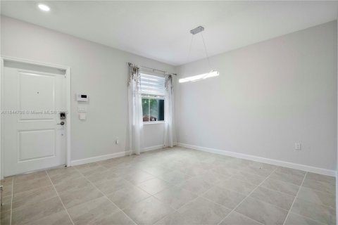 Townhouse in Homestead, Florida 3 bedrooms, 129.41 sq.m. № 1839759 - photo 5
