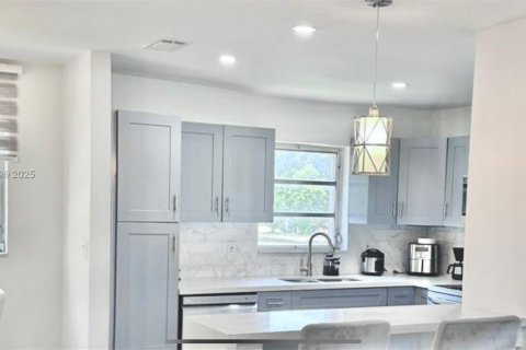 Condominio en venta en Hollywood, Florida, 2 dormitorios, 100.15 m2 № 1762970 - foto 24