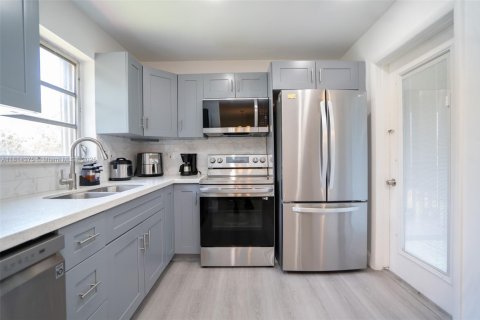 Condominio en venta en Hollywood, Florida, 2 dormitorios, 100.15 m2 № 1762970 - foto 22