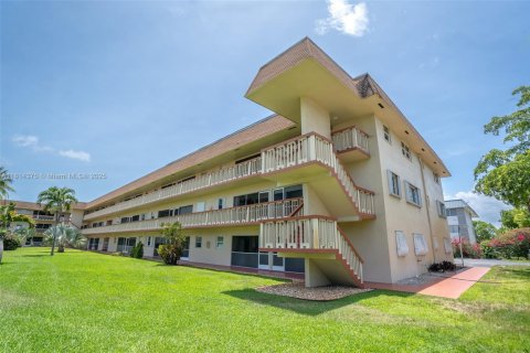 Condominio en venta en Hollywood, Florida, 2 dormitorios, 100.15 m2 № 1762970 - foto 2